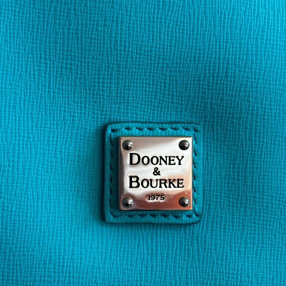 DOONEY & BOURKE CROSSBODY EUC - Picture 3 of 7